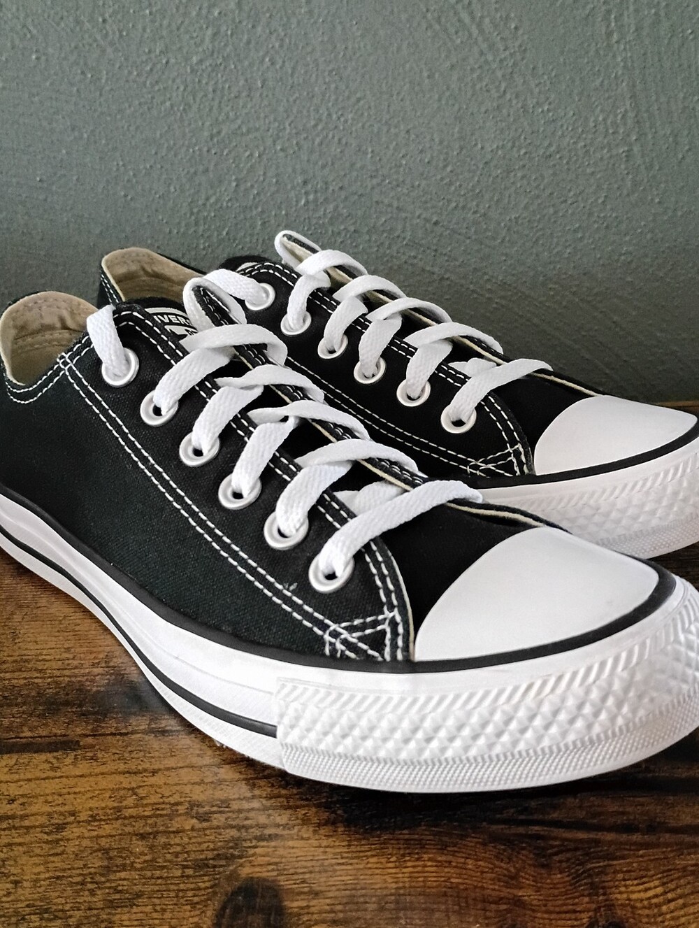 Converse All Star Low Top Chucks Women's 8/Mens 6 Black Unisex Sneaker Shoe